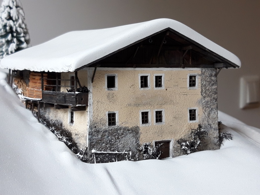 Modell eines Südtiroler Bauernhauses