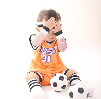 Kind mit Fussball